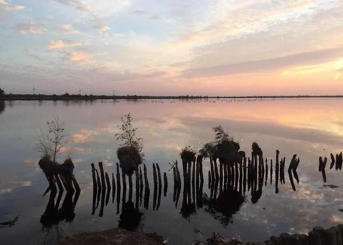 With 3 Bedrooms Casa vacanze